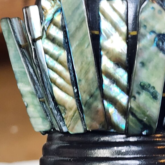 Vintage 1970s Hippie Boho 6" Genuine Mother of Pearl on Elastic Stretch Bracelet - Picture 4 of 16